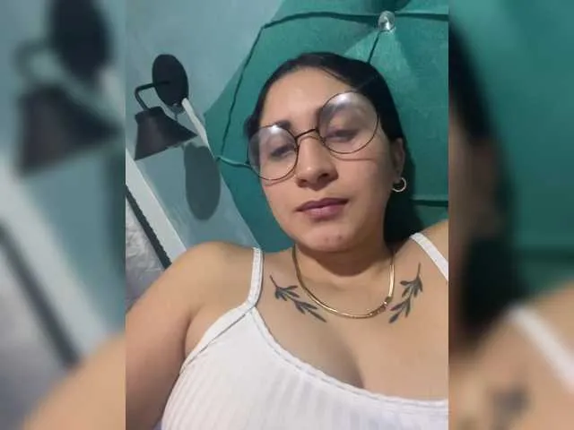 Live sex webcam photo for britt-grey #290538361