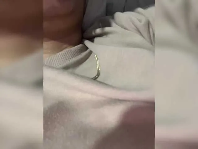 Live sex webcam photo for britt-grey #290545547