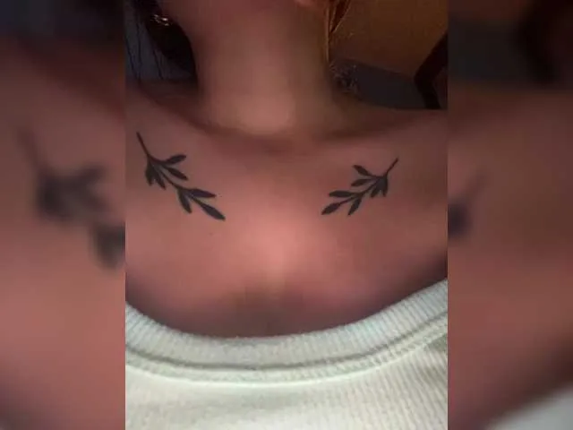 Live sex webcam photo for britt-grey #290687847
