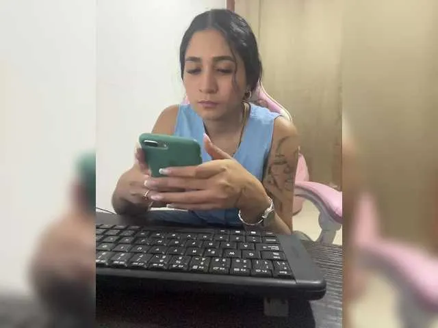 Live sex webcam photo for britt-grey #291524533