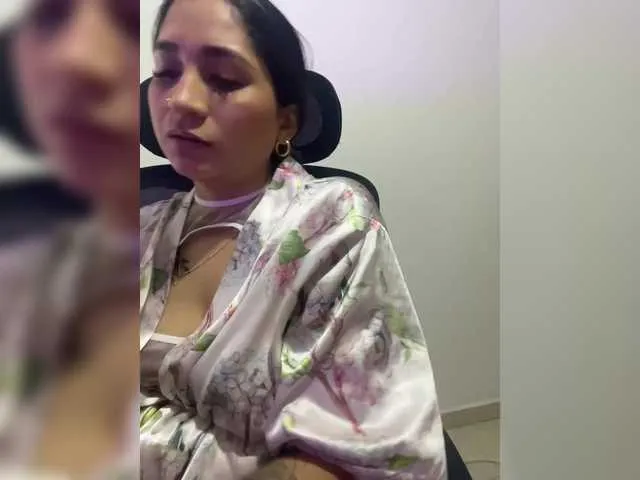 Live sex webcam photo for britt-grey #291750207