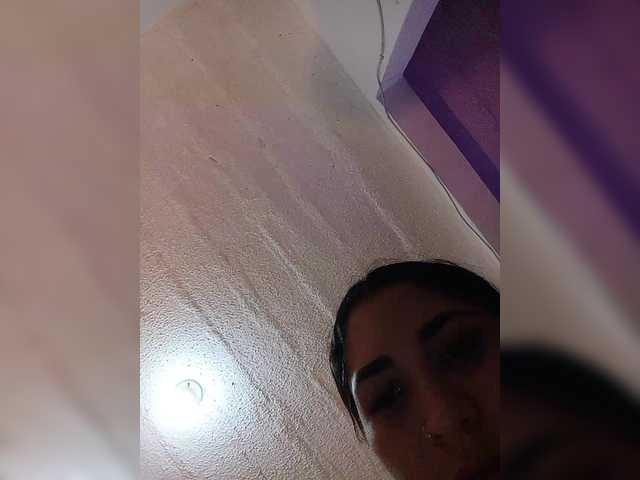 Live sex webcam photo for britt-grey #292078128