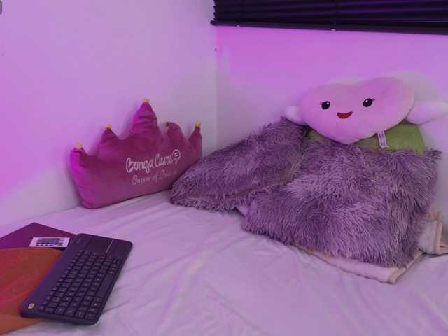 Live sex webcam photo for britt-grey #292083051