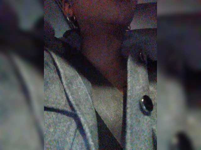 Live sex webcam photo for britt-grey #292139331