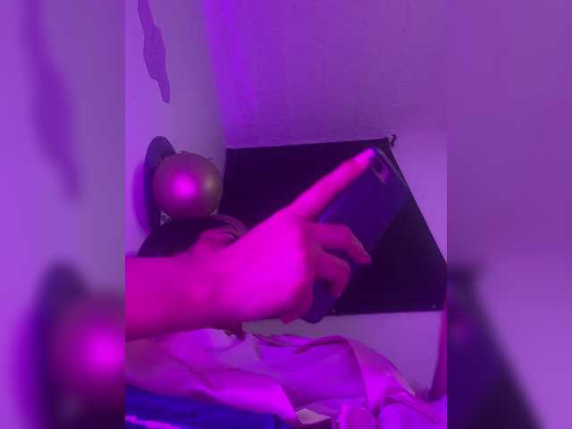 Live sex webcam photo for britt-grey #292224644