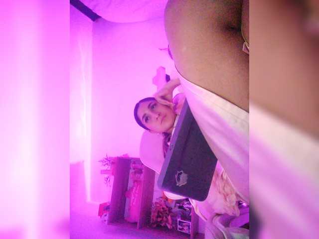 Live sex webcam photo for britt-grey #292313027