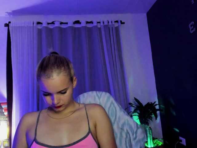 Live sex webcam photo for brittany--queen #277531239