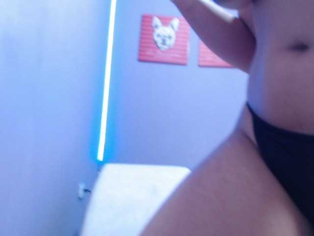 Live sex webcam photo for brune-chaude #272789295