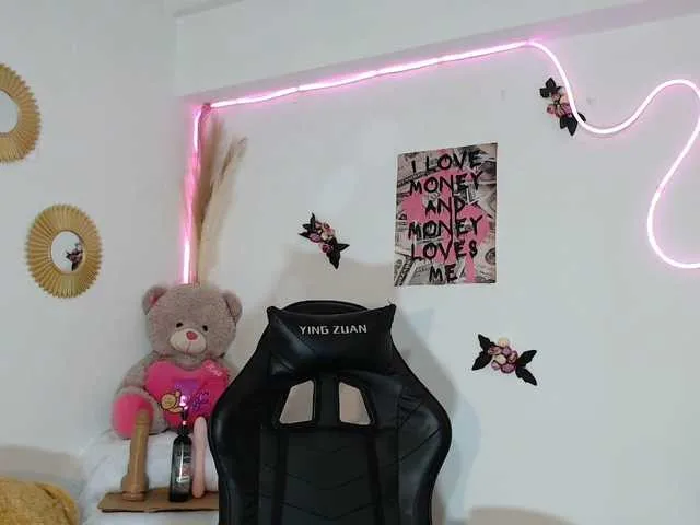 Live sex webcam photo for brytany05 #290974101