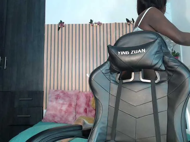 Live sex webcam photo for brytany05 #292153670