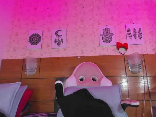 Live sex webcam photo for burbuja- #290278860