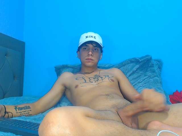 Live sex webcam photo for burningboyy #277002501