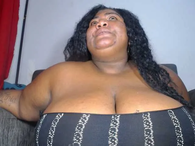 Live sex webcam photo for bustyboobsxxll #290540251