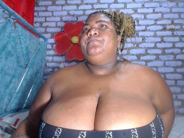 Live sex webcam photo for bustyboobsxxll #291862845