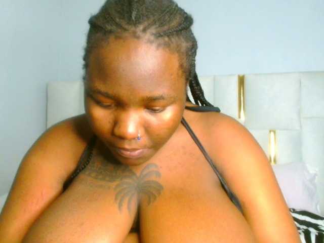 Live sex webcam photo for bustymelons69 #291697269