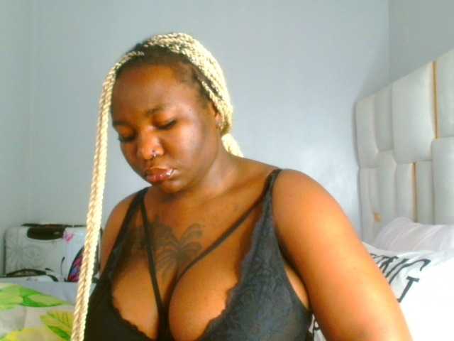 Live sex webcam photo for bustymelons69 #291892543