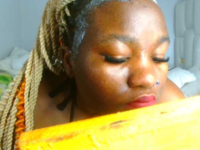 Live sex webcam photo for bustymelons69 #291925600