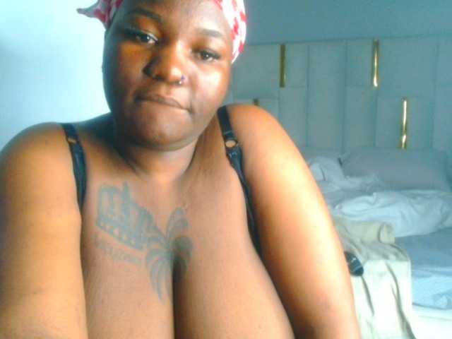 Live sex webcam photo for bustymelons69 #292042608