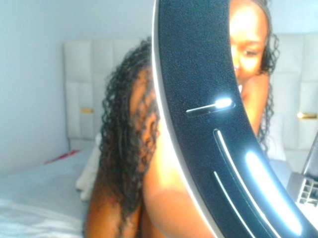 Live sex webcam photo for bustymelons69 #292049972