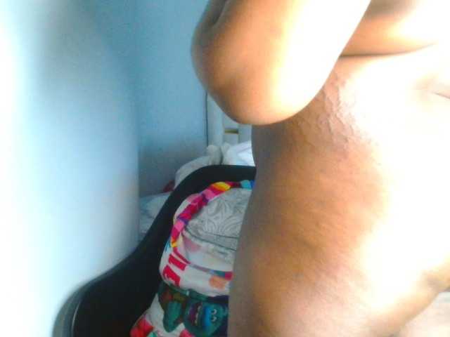 Live sex webcam photo for bustymelons69 #292082758