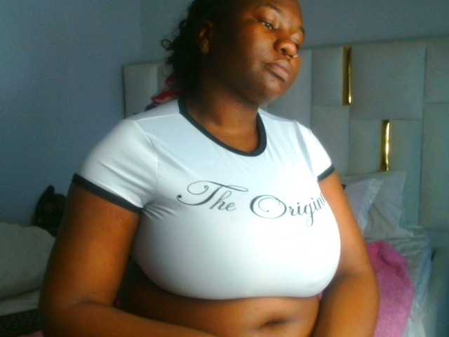 Live sex webcam photo for bustymelons69 #292172718