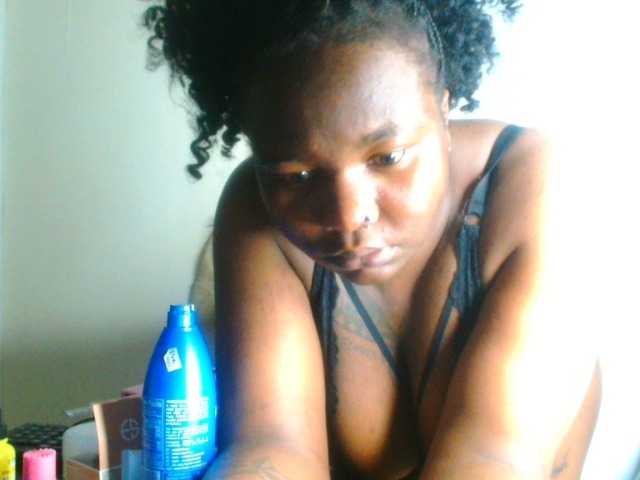 Live sex webcam photo for bustymelons69 #292322811