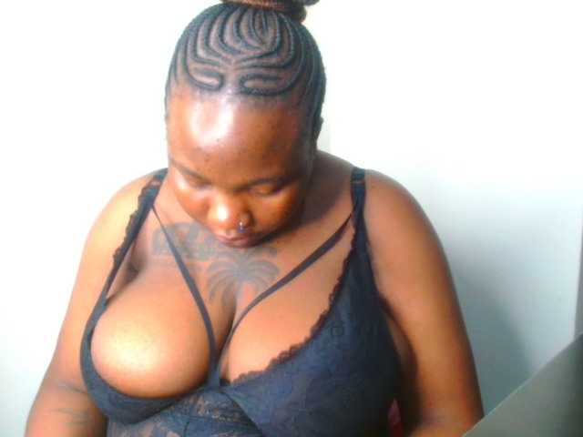 Live sex webcam photo for bustymelons69 #292409643