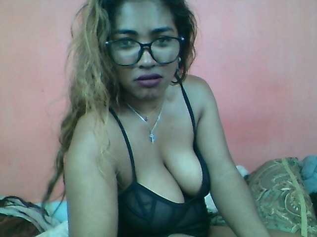 Live sex webcam photo for butterfly007 #275660938