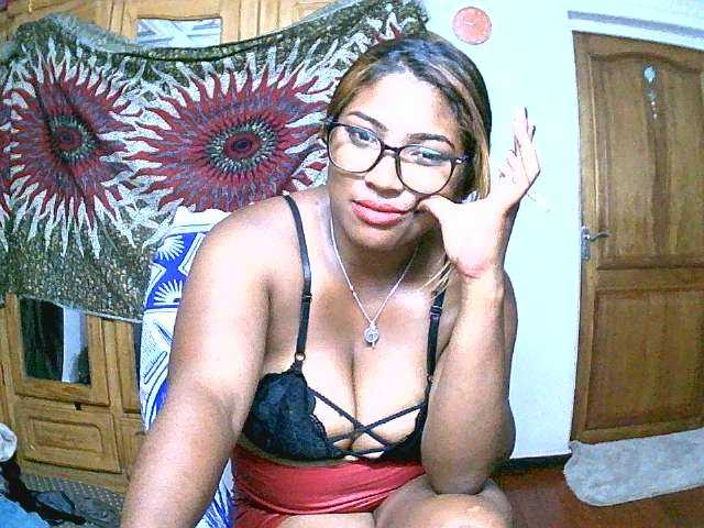 Live sex webcam photo for butterfly007 #276557865