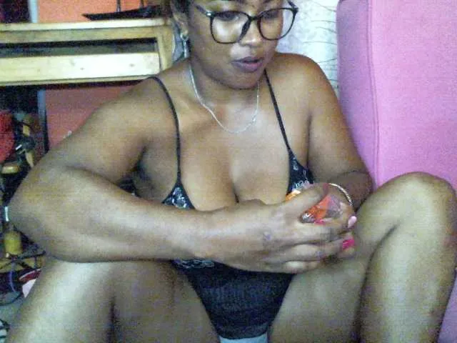 Live sex webcam photo for butterfly007 #290485869