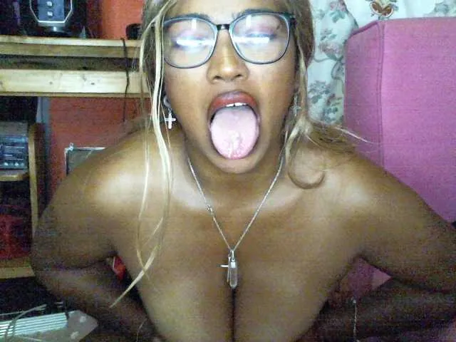 Live sex webcam photo for butterfly007 #290742429