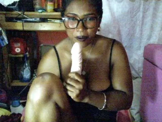 Live sex webcam photo for butterfly007 #292381168