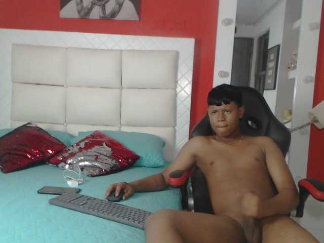 Live sex webcam photo for camiilo-22 #277435566