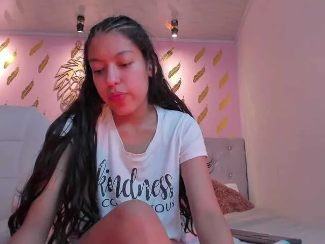 Live sex webcam photo for camilavegaa #272870160