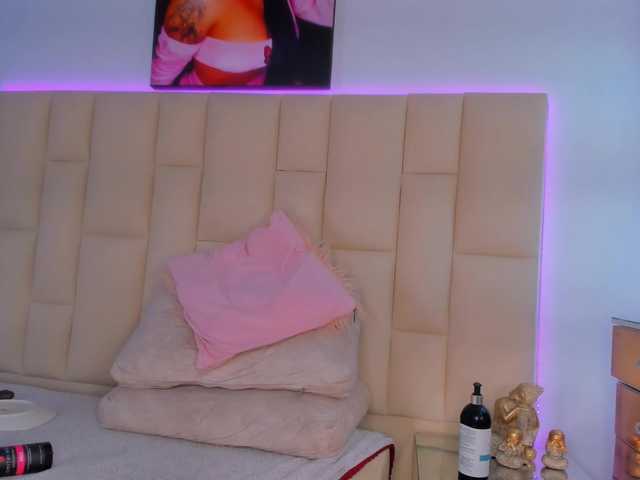 Live sex webcam photo for camilawhitee #276533124