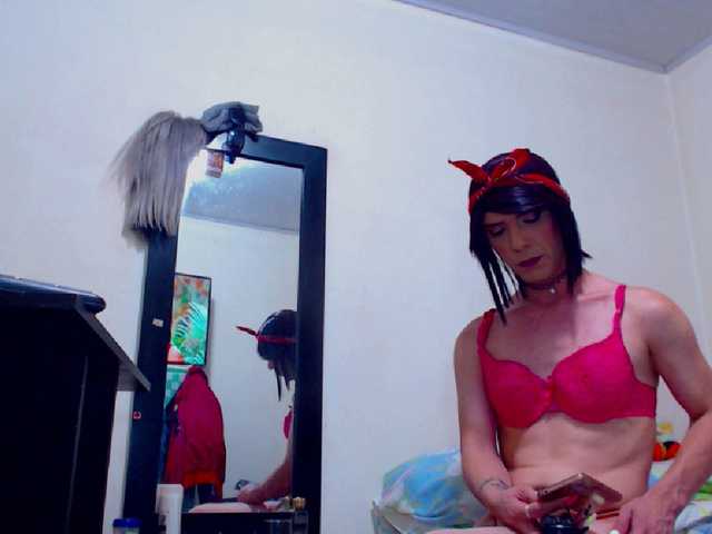 Live sex webcam photo for camilazoe #275733318