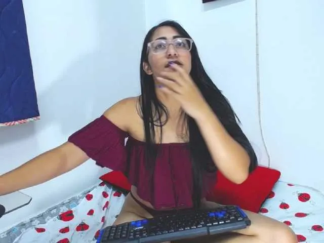 Live sex webcam photo for candace-20 #275501242