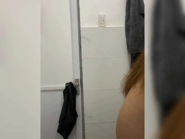 Live sex webcam photo for candicelovee #291895260