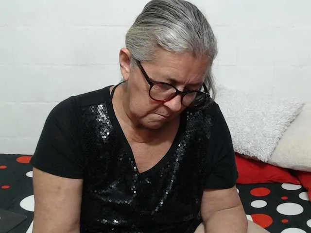 Live sex webcam photo for candy-mature #292365350