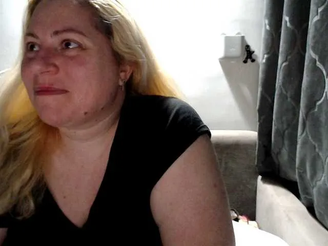 Live sex webcam photo for candycream74 #291037947