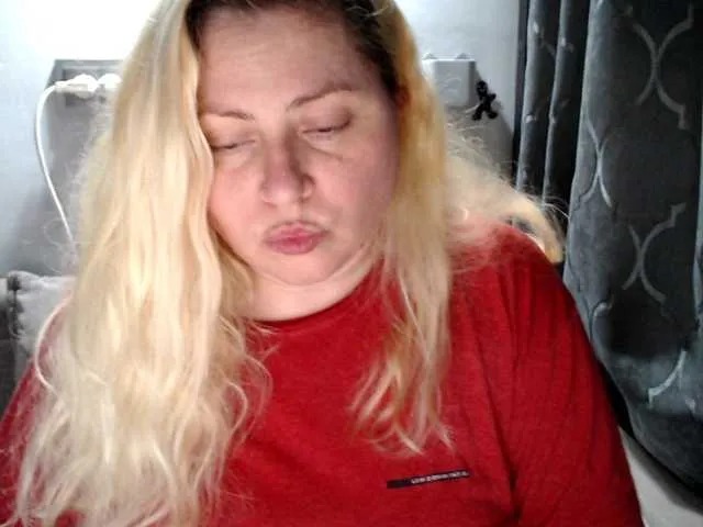 Live sex webcam photo for candycream74 #291132576