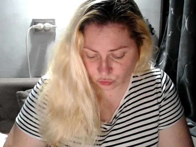 Live sex webcam photo for candycream74 #291181440