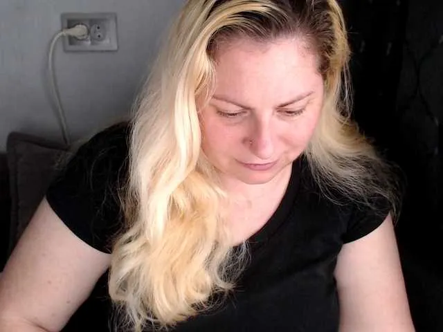 Live sex webcam photo for candycream74 #291198264