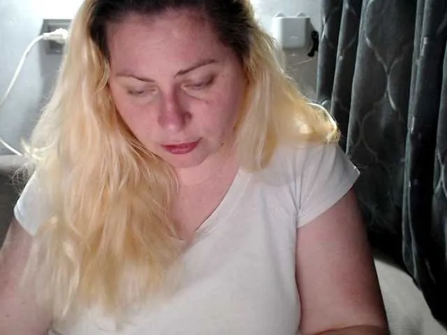 Live sex webcam photo for candycream74 #291279820