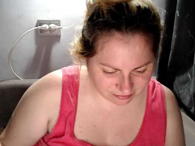 Live sex webcam photo for candycream74 #291333300