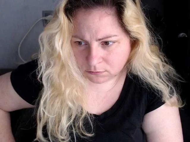 Live sex webcam photo for candycream74 #291359344