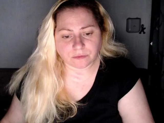 Live sex webcam photo for candycream74 #291372027