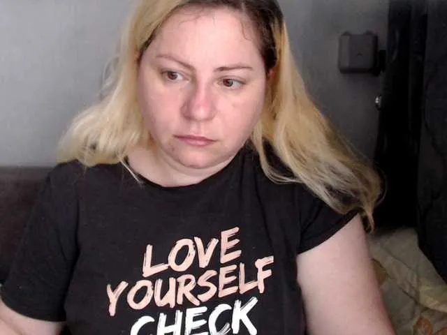 Live sex webcam photo for candycream74 #291405091