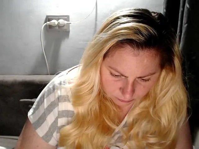 Live sex webcam photo for candycream74 #291440771