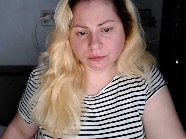 Live sex webcam photo for candycream74 #291587792